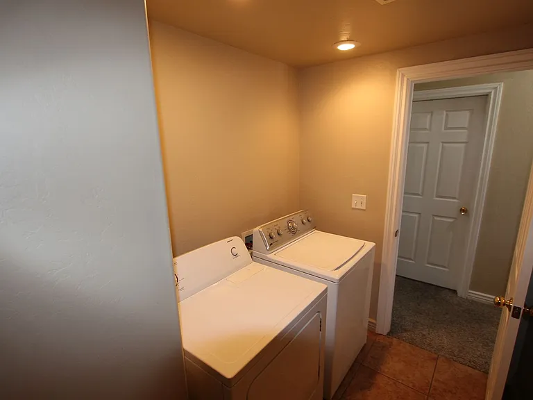 1535 E Payton Way — Photo 20