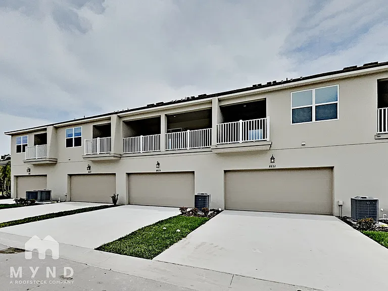 8831 Herencia Aly — Photo 32