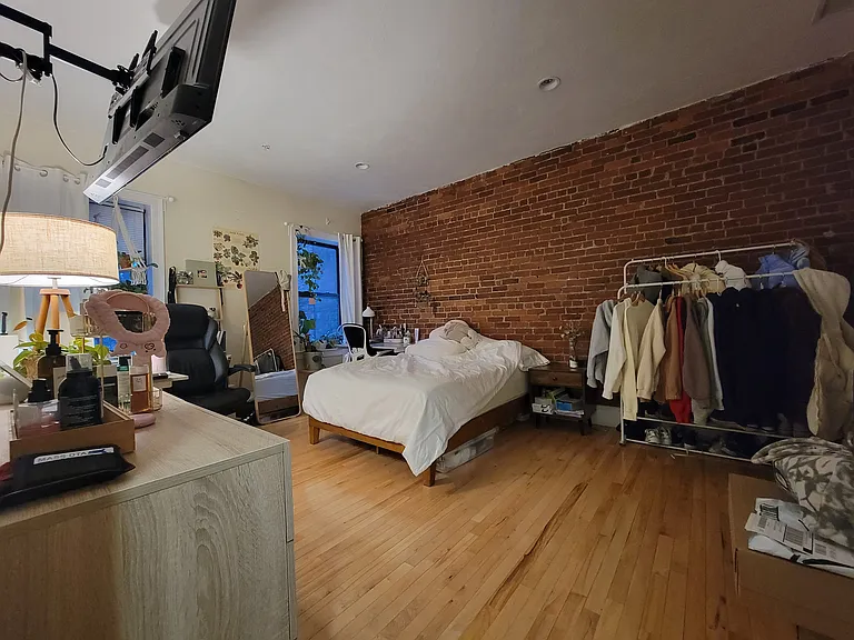 1203 Beacon St #12 — Photo 8