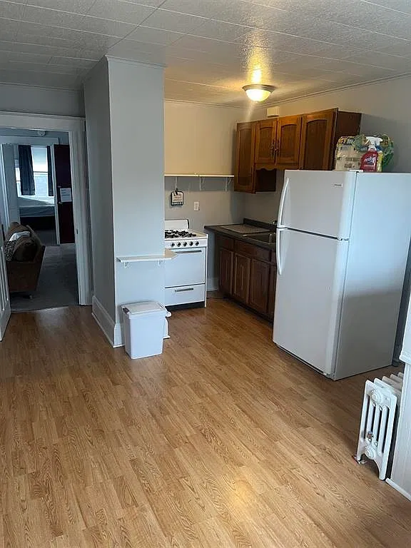1 bed, 1.0 bath, $1,700 — Photo 4