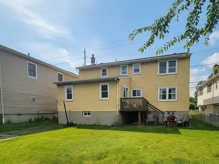 50 Hepburn Rd — Photo 21