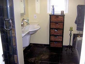 4th image of 4748 Valencia Dr