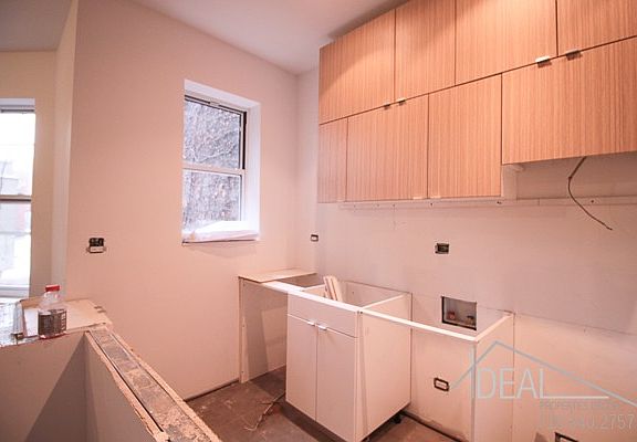 3rd image of 77 Herkimer St APT 2R