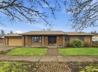 2555 15th St, Springfield, OR 97477