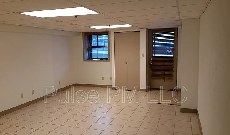 112 E 5th St #LOWER LEVEL — Photo 8