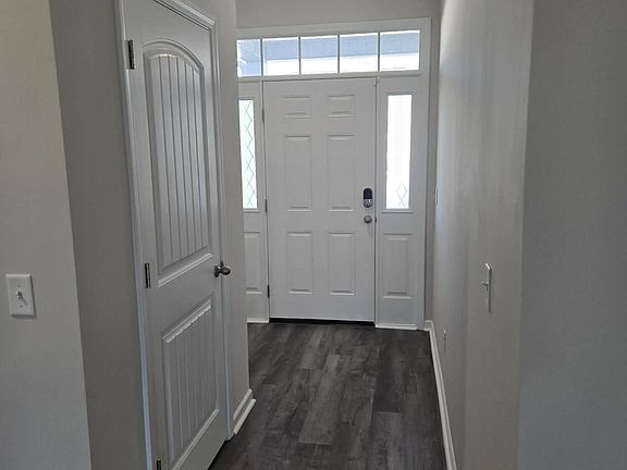 2nd image of 966 Manitou Cir