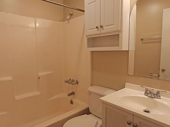 4th image of 801 N 28th Ave APT 20