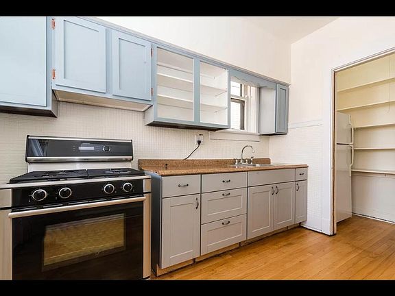 5th image of 1234 W Albion Ave APT 2