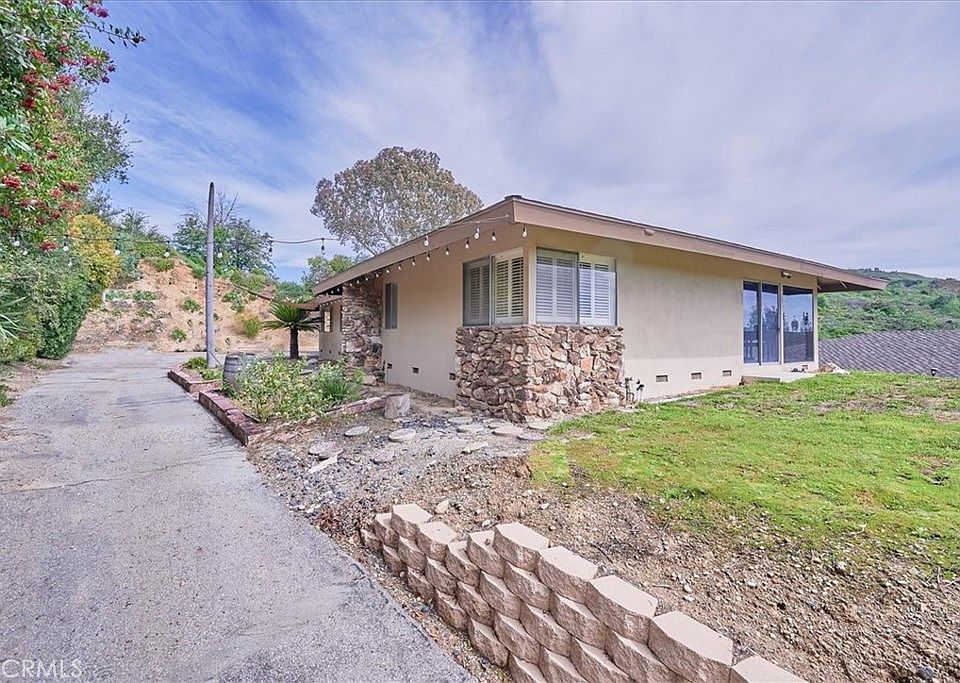 1st image of 7669 Vale Dr