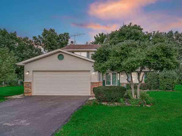 1293 Brave Ct, Carol Stream, IL 60188