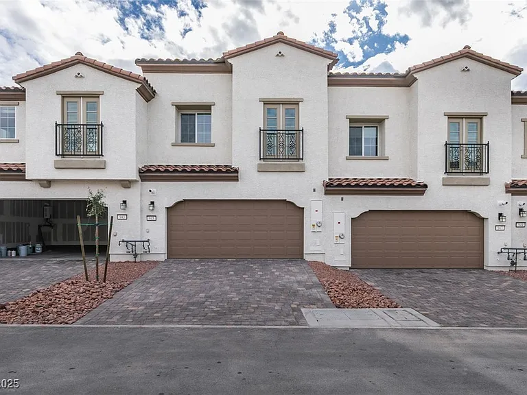 945 Jigglypuff Pl — Photo 37