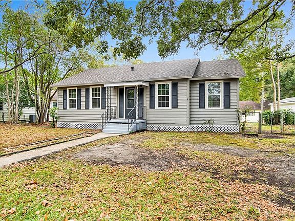 2nd image of 322 2nd St