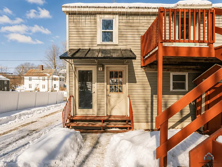 37 Windsor St #1 — Photo 8