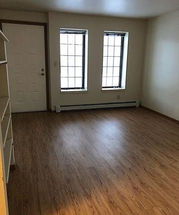 3rd image of 701 Baffin Ct