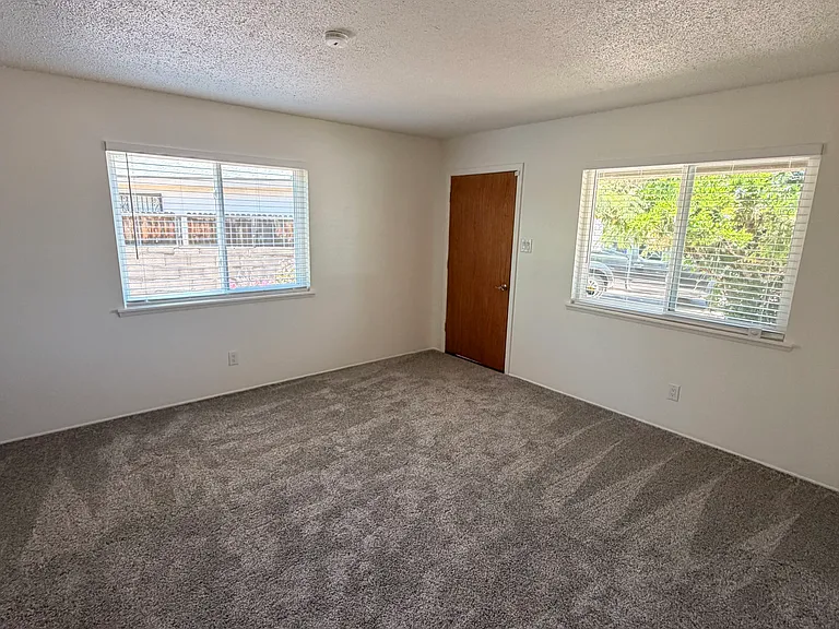 10300 Stovall Pl NE — Photo 10