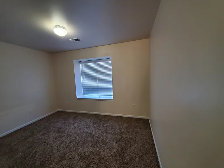 Blackberry Creek Village Apartments — Photo 36
