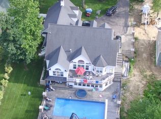 8014 Kovacs Dr, Linden, MI