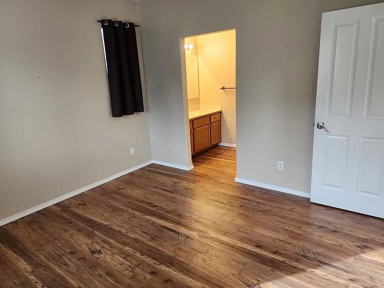 2115 Bobs Hollow Ln — Photo 11