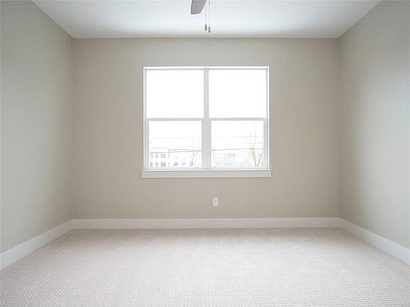 4th image of 5001 Woodrow Ave #B