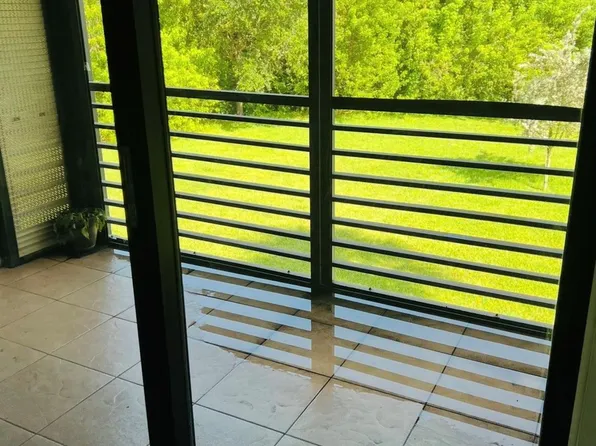 6301 N University Drive #204, Tamarac, FL 33321