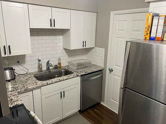 4th image of 1544 E Park Ave