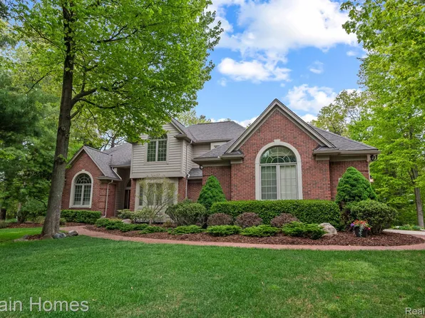 1171 Deer Path Trl, Oxford, MI 48371