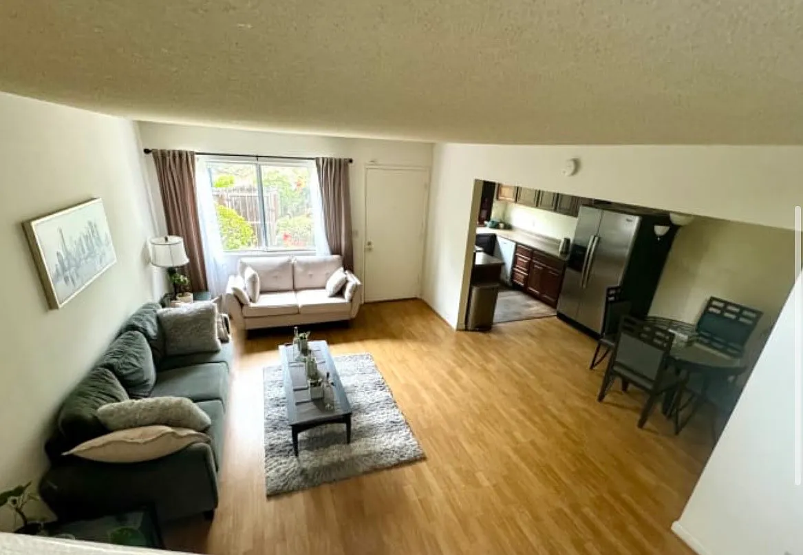 3 bed, 2.5 bath, 1300 sqft, $950 — Photo 1