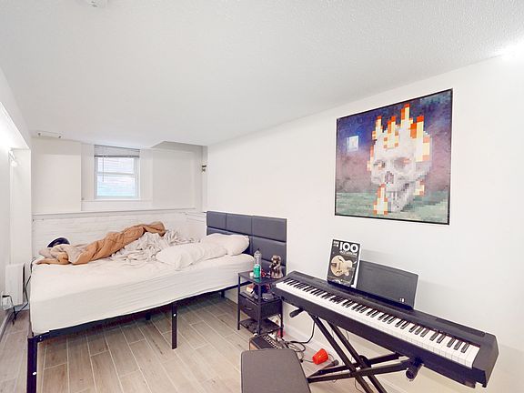 4th image of 274 Marlborough St APT 2
