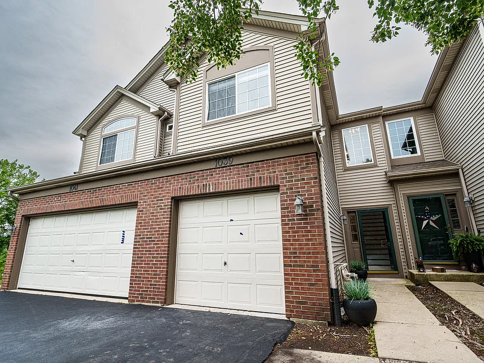 1039 Woodview Ct