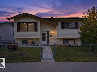 17412 95th St NW, Edmonton, AB T5Z 2B9