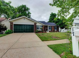 17 Majestic Ct, Fenton, MO