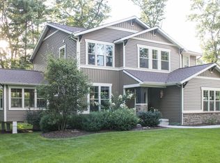 13761 Devonshire Ln, Grand Haven, MI 49417