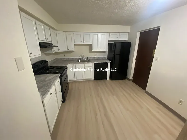 45 Elm St #13 — Photo 7