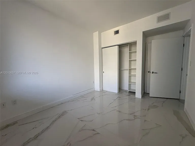 16385 Biscayne Blvd #717 — Photo 21