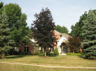10021 Silver Lake Ct, Fort Wayne, IN 46825
