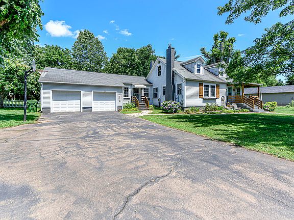 3rd image of 616 Short St
