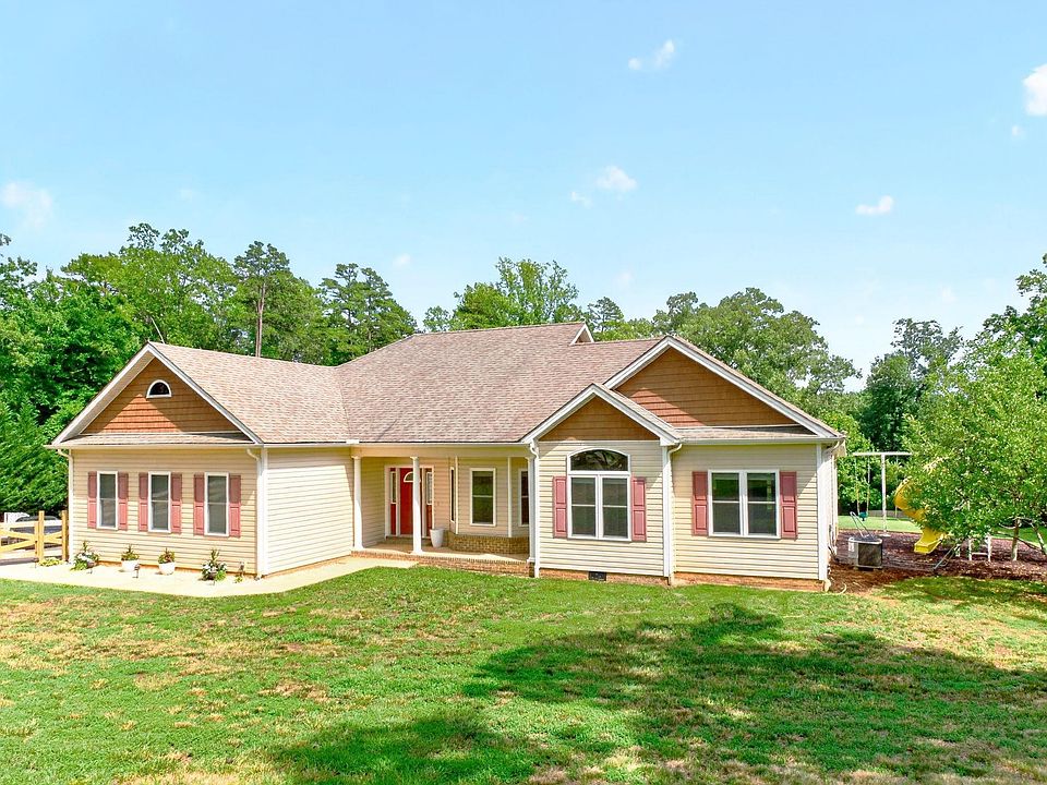1st image of 1558 Ridgeway Dr