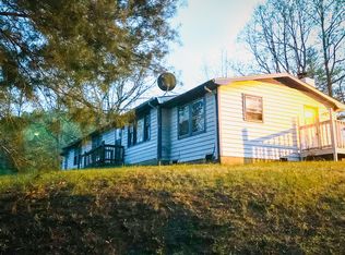 7780 Starlight Ln, Boones Mill, VA 24065
