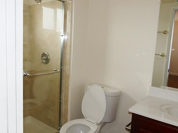 Bath room master bed room shower