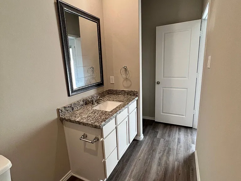 1149F Southwood Dr — Photo 16