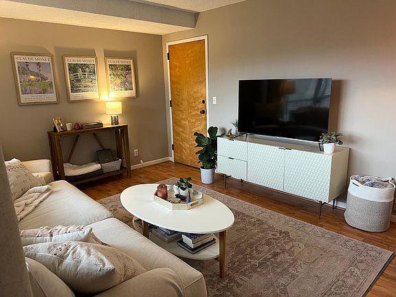 2nd image of 900 19th Ave S APT 701