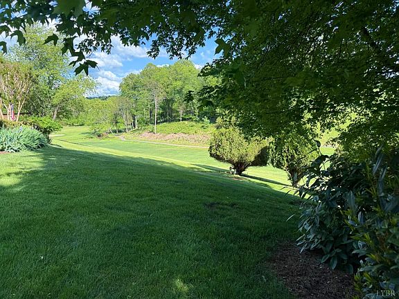 3rd image of 306 Quail Meadows Dr
