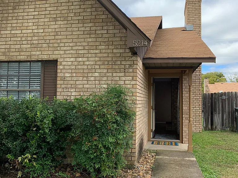 5214 Colonel Travis St — Photo 17