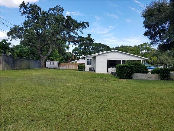 5th image of 455 Merydith Way S