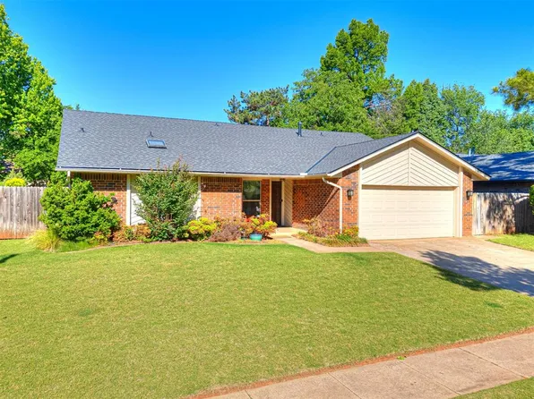 809 Lakeside Cir, Edmond, OK 73012