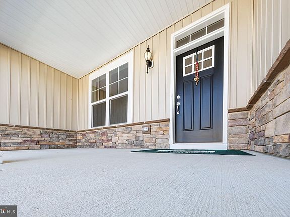 3rd image of 850 Brookfield Dr