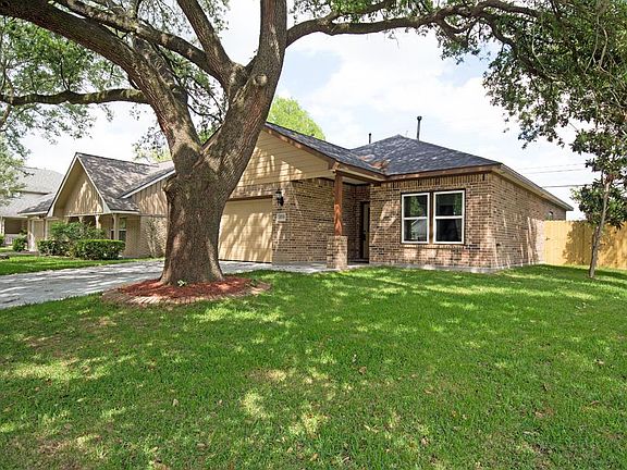 3rd image of 11710 N Evelyn Cir