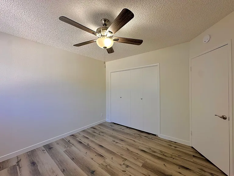 25907 Oak St — Photo 17