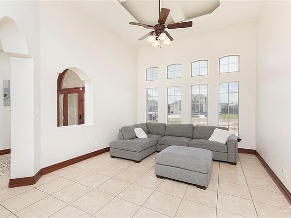 4th image of 1213 Rhett Dr