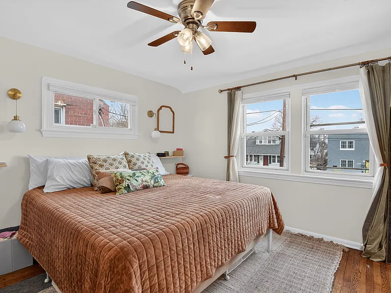 162 Forrester St SW — Photo 12